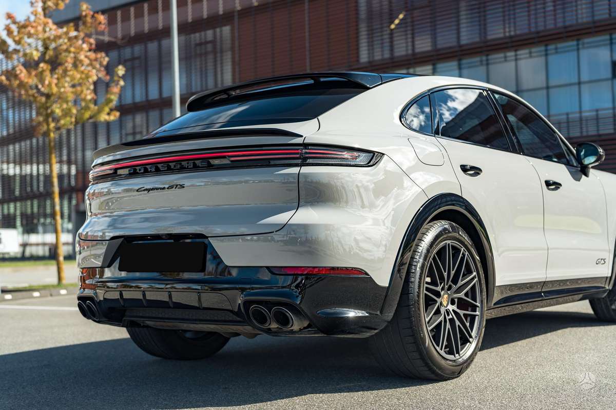 Porsche Cayenne Coupe - 12