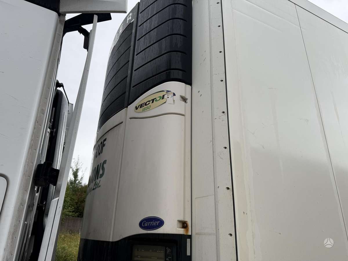 Schmitz SKO 24/L, refrigerated
