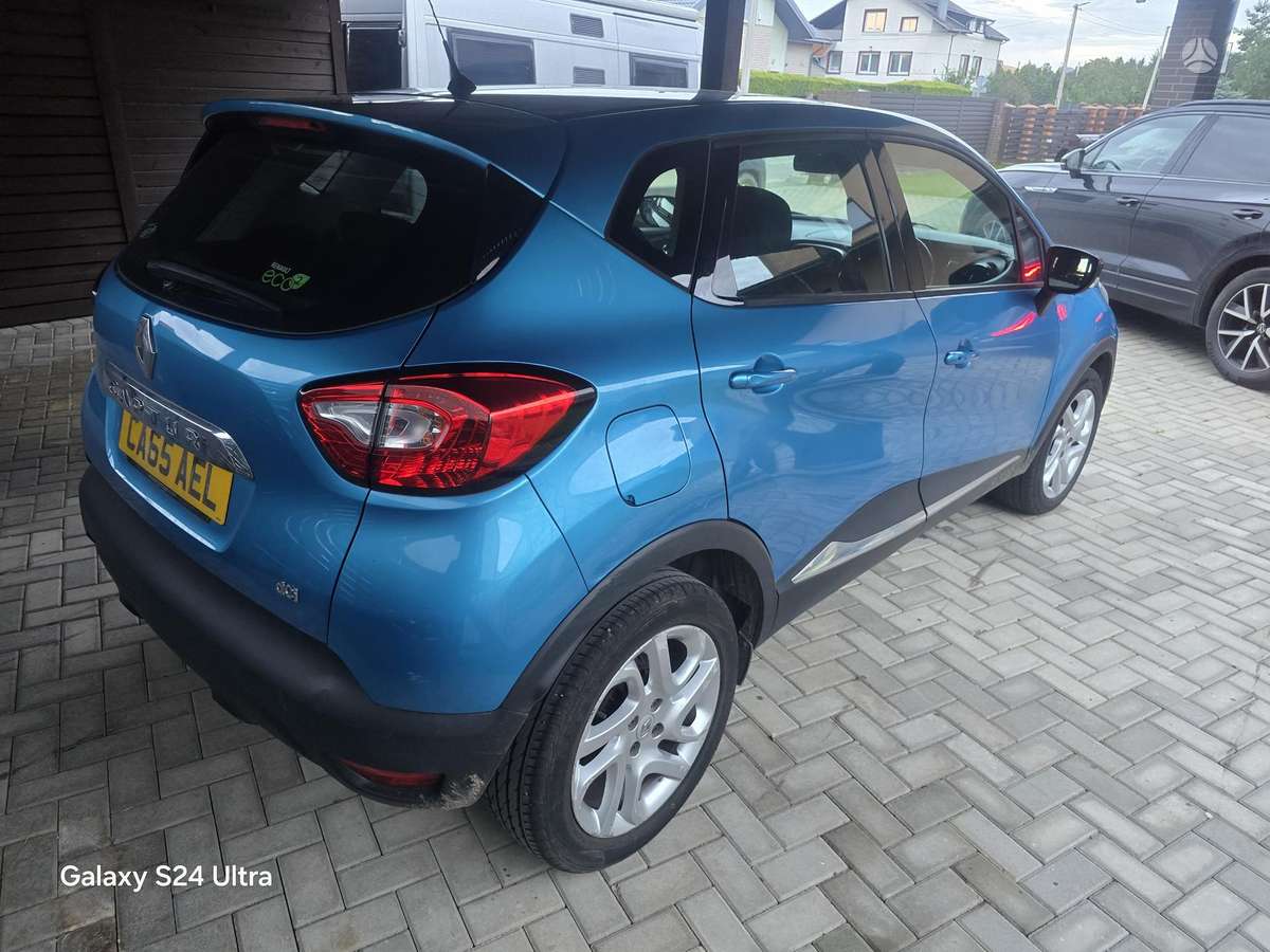 Renault Captur dalimis. Anglas dalimis