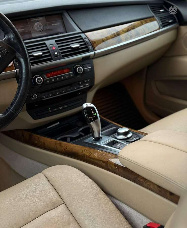 BMW X5, 3.0 l., off-road / crossover