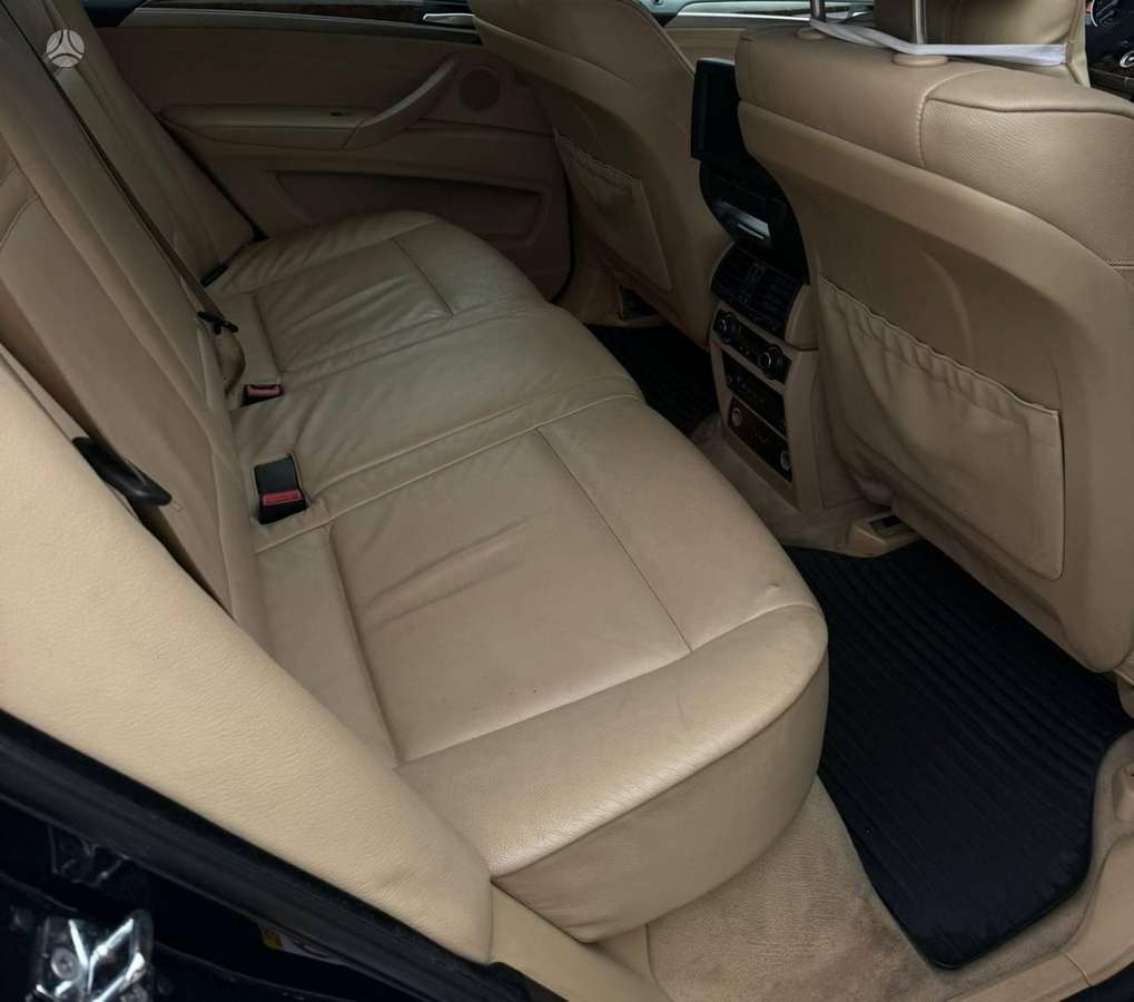 BMW X5, 3.0 l., off-road / crossover