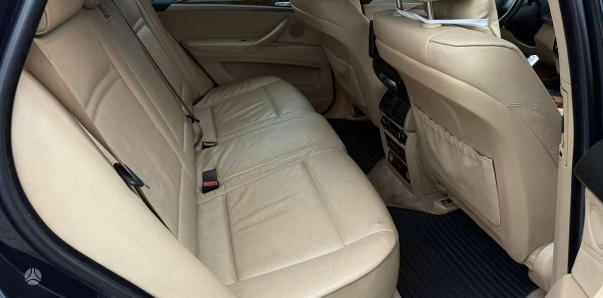BMW X5, 3.0 l., off-road / crossover
