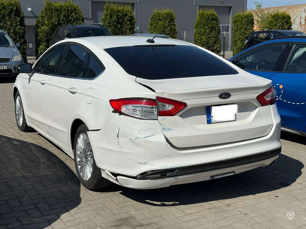 Ford Fusion - 5