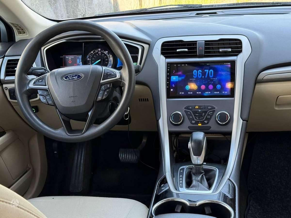 Ford Fusion - 7