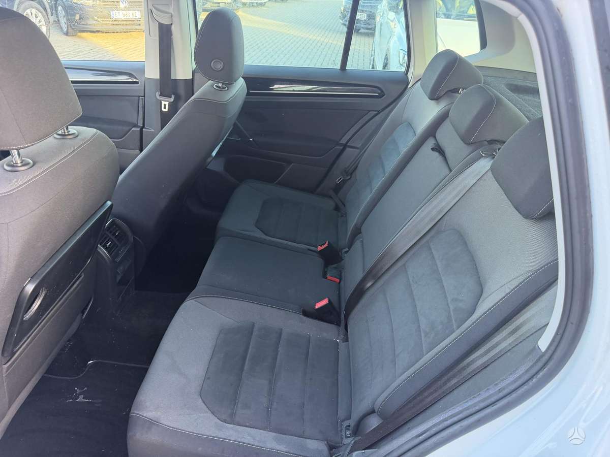 Volkswagen Golf Sportsvan - 9