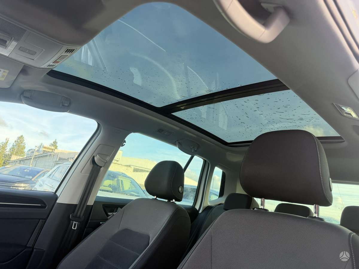 Volkswagen Golf Sportsvan - 12