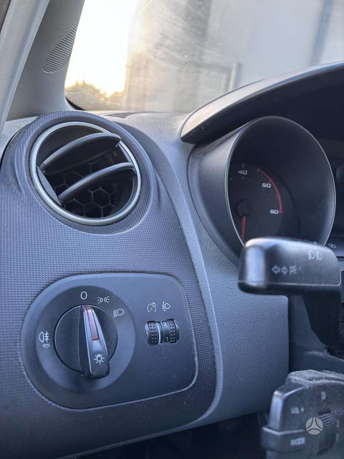 SEAT Ibiza - 5