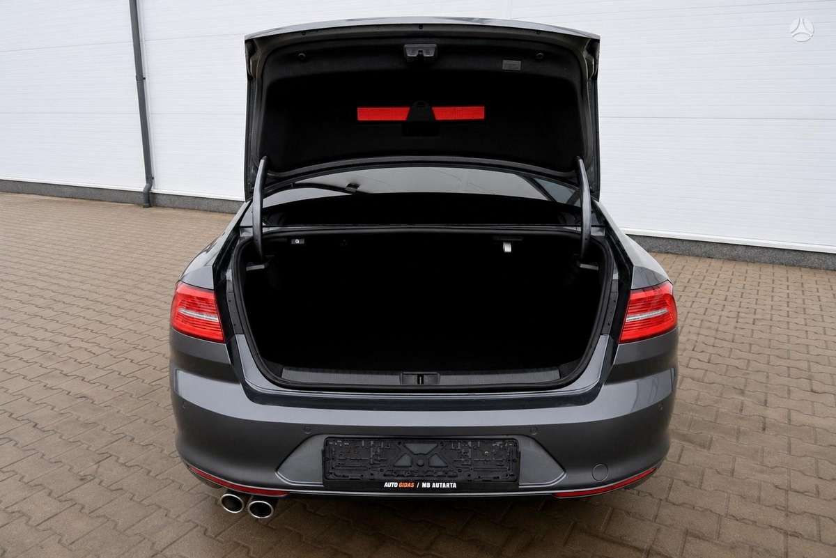 Volkswagen Passat - 11