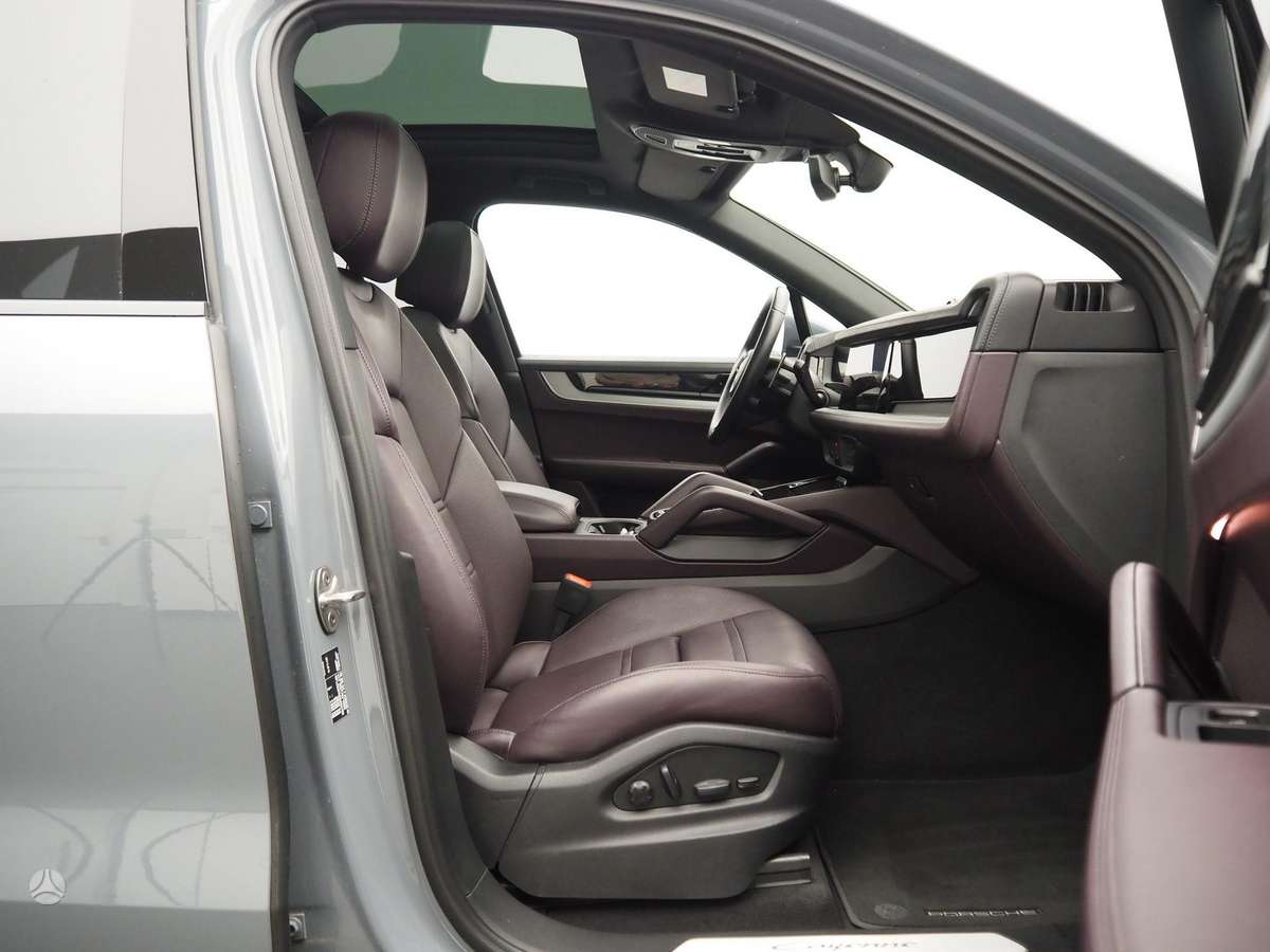 Porsche Cayenne - 11
