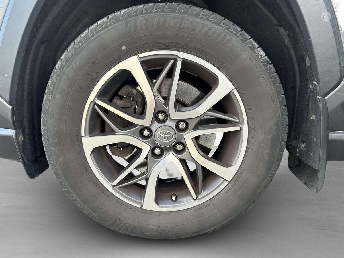 Toyota RAV4 - 9