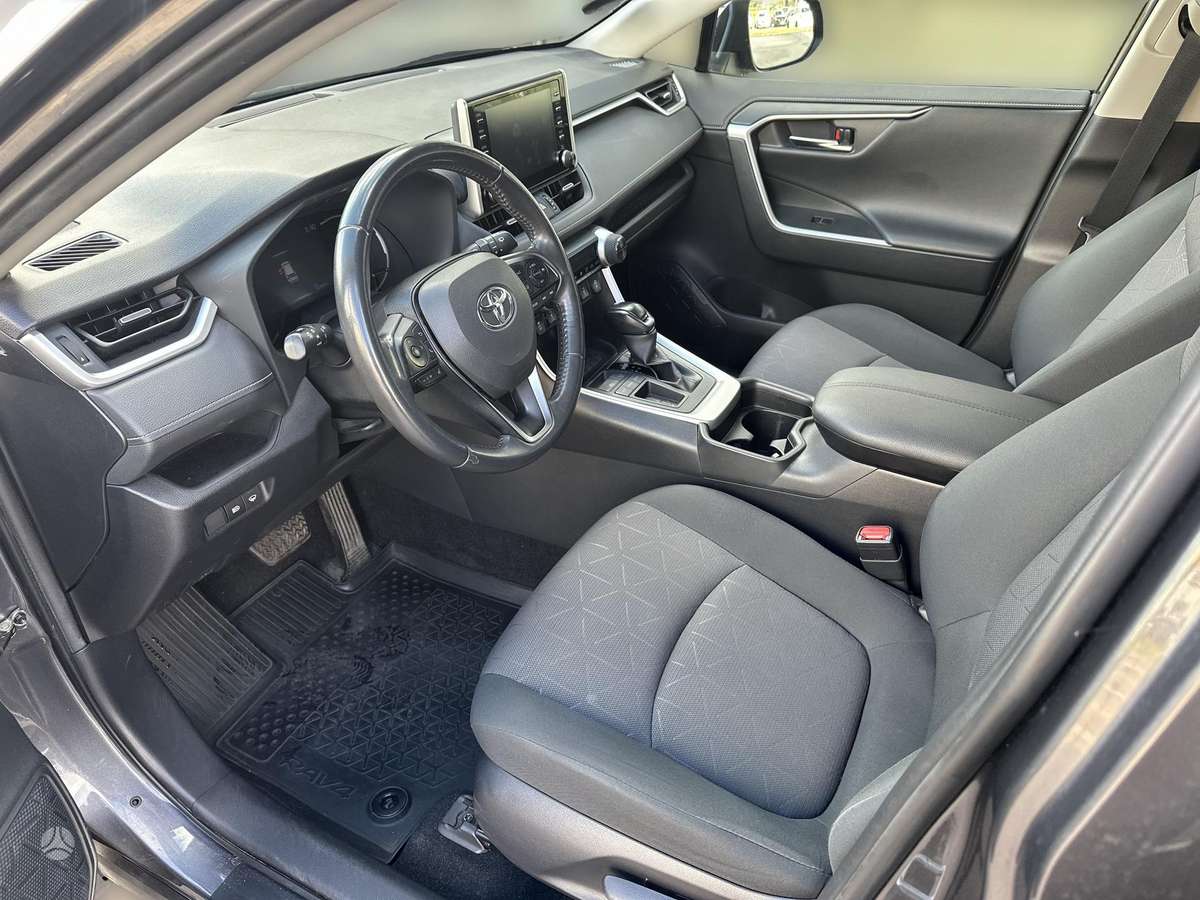 Toyota RAV4 - 10