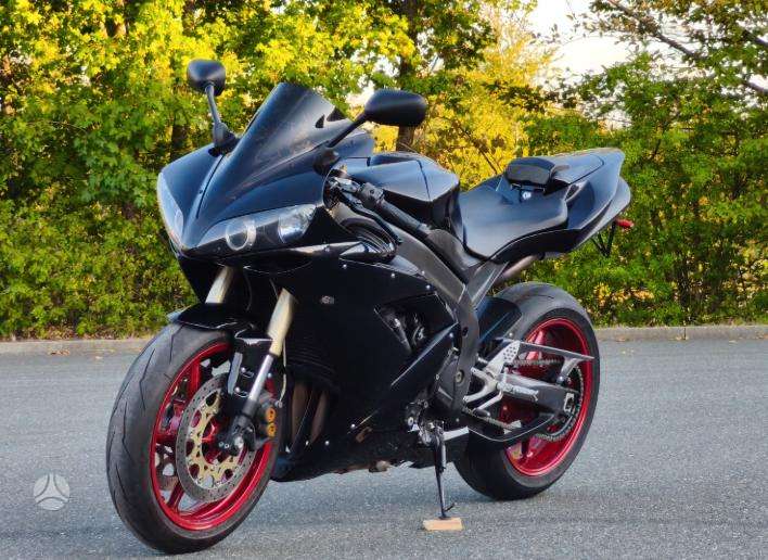 Yamaha R1, superbikes