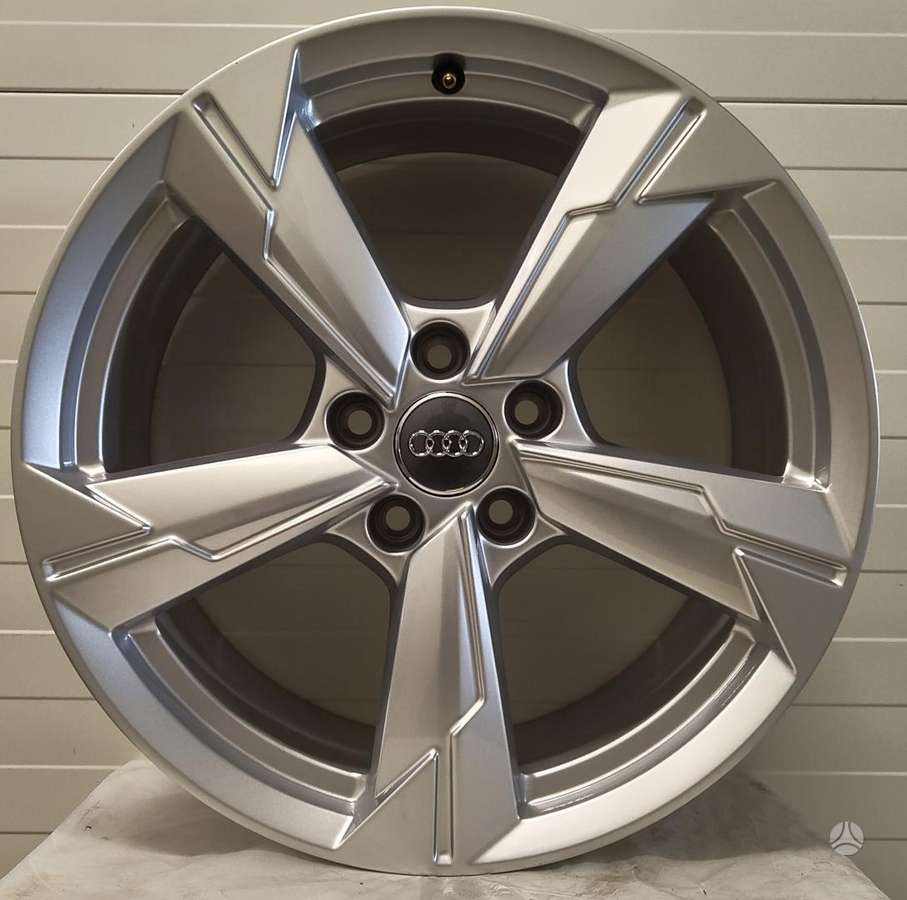 Audi, light alloy, R18