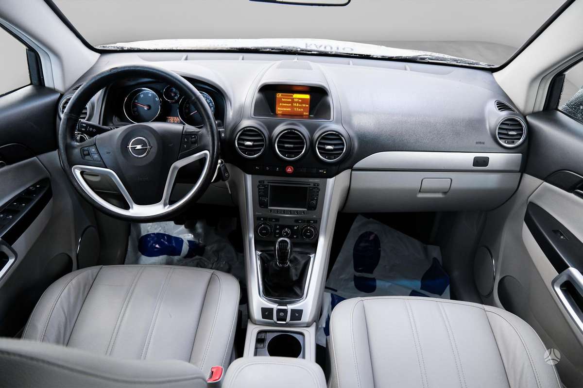 Opel Antara, 2.2 l., Внедорожник / Кроссовер