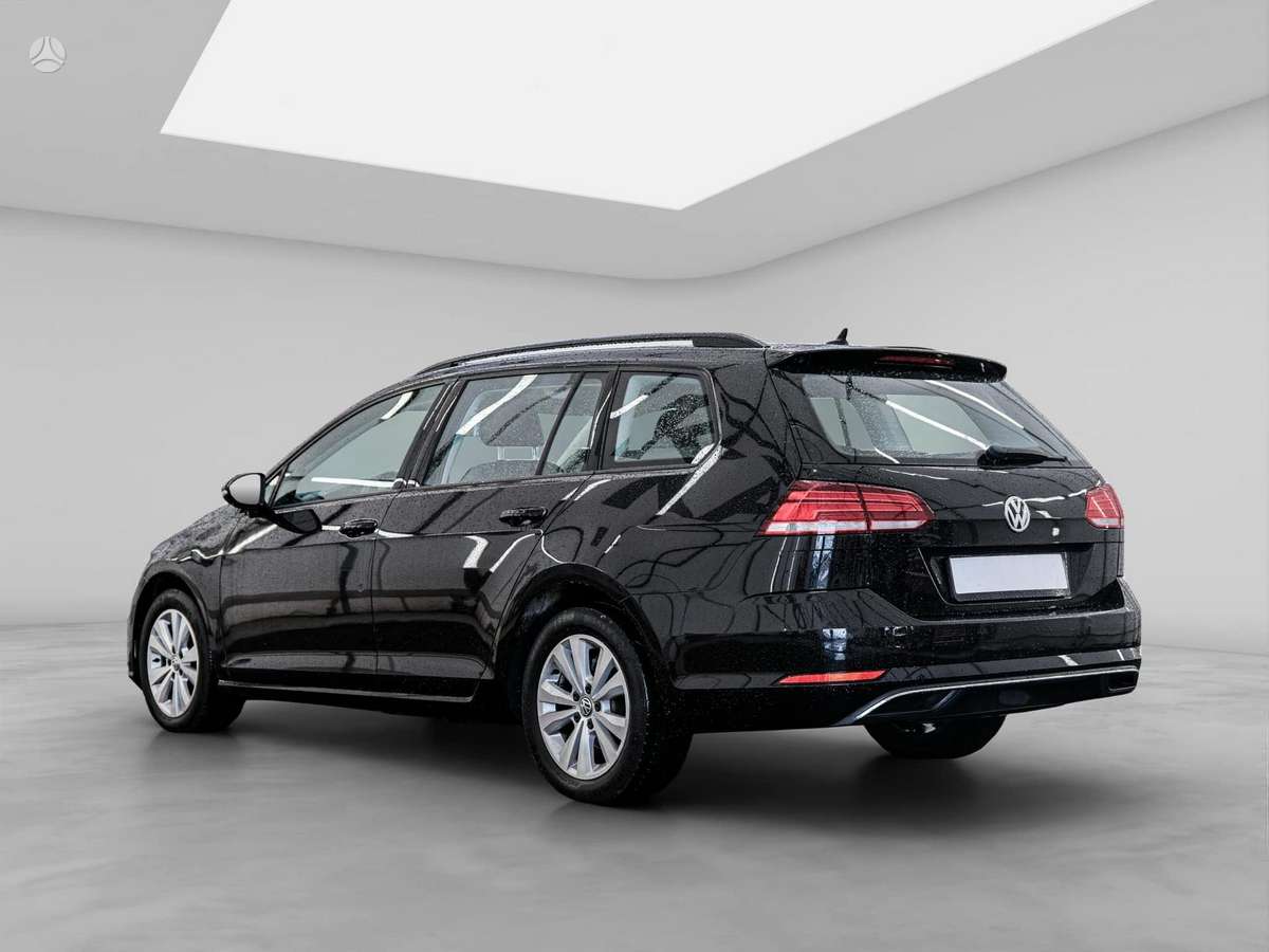 Volkswagen Golf - 2