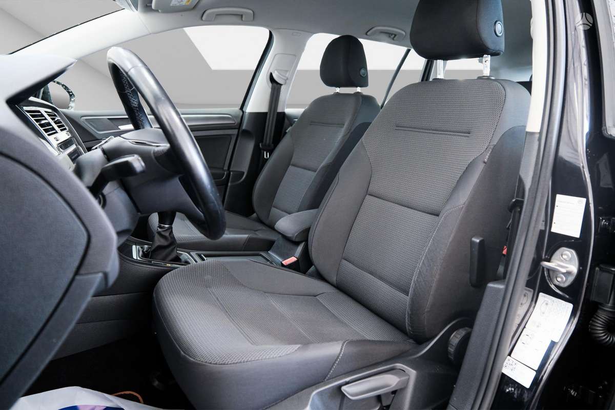 Volkswagen Golf - 5