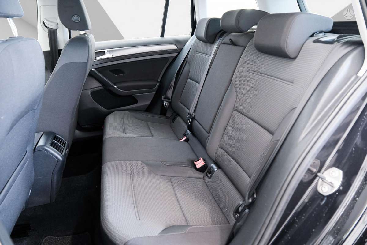 Volkswagen Golf - 7