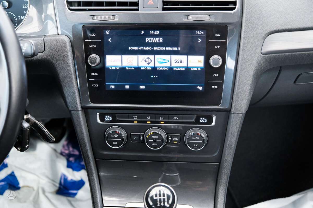 Volkswagen Golf - 9