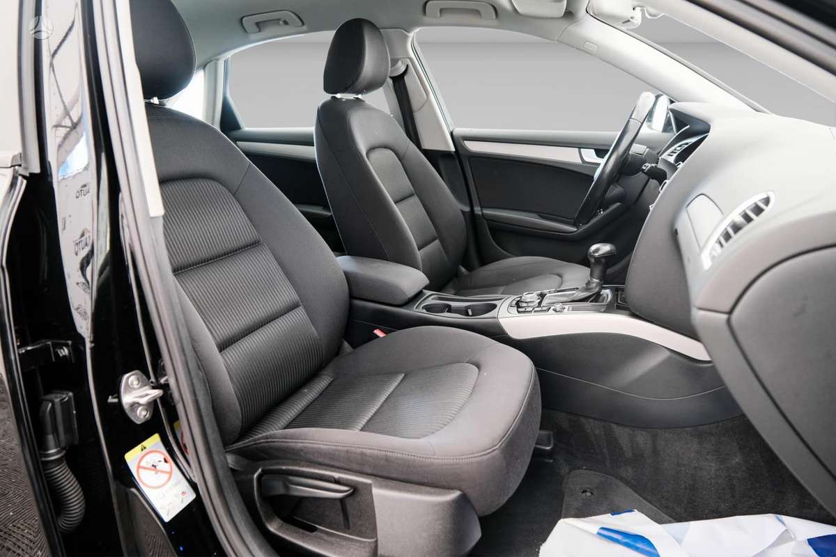 Audi A4, 1.8 l., Седан
