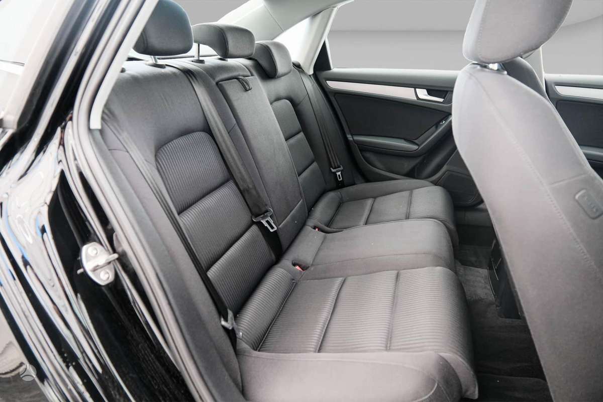 Audi A4, 1.8 l., Седан