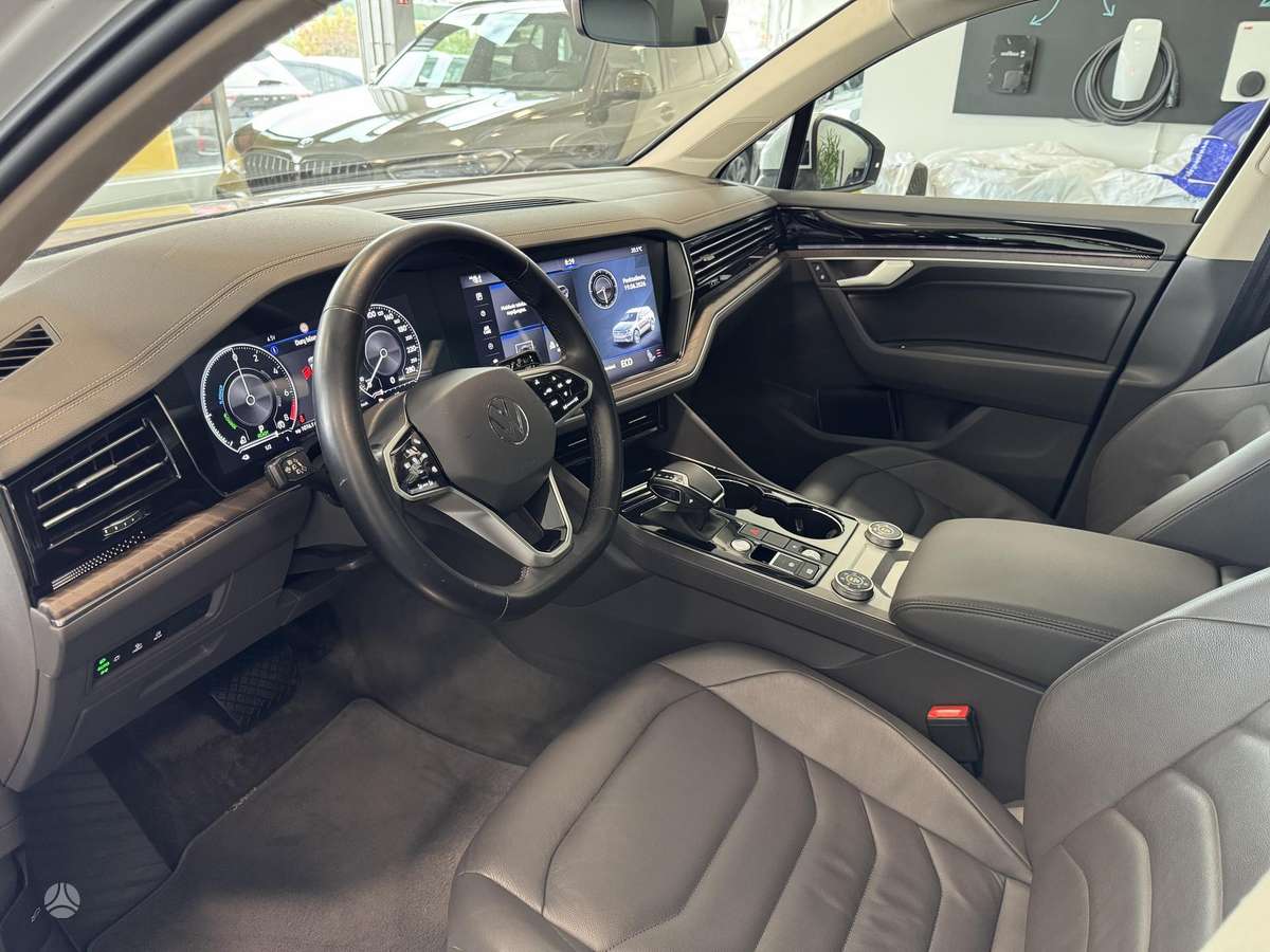 Volkswagen Touareg - 7