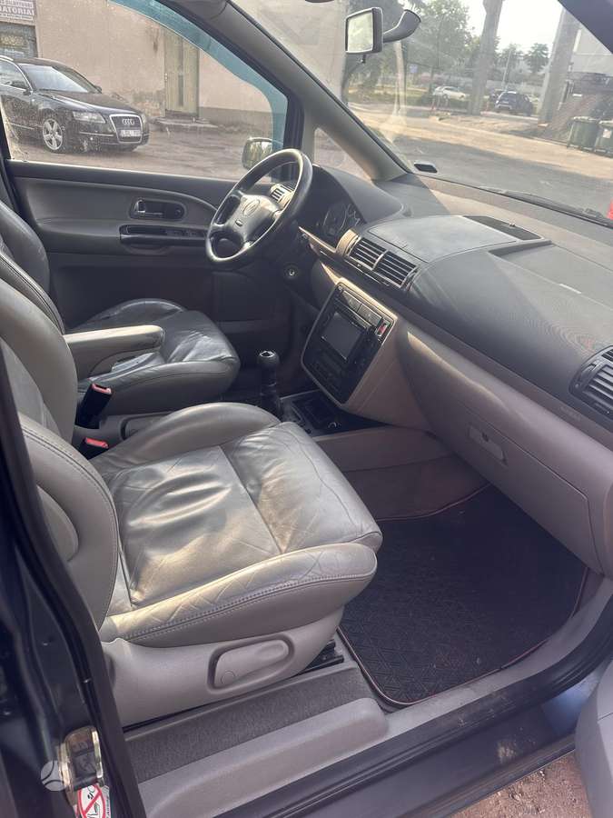 Volkswagen Sharan - 3