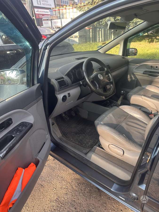 Volkswagen Sharan - 8