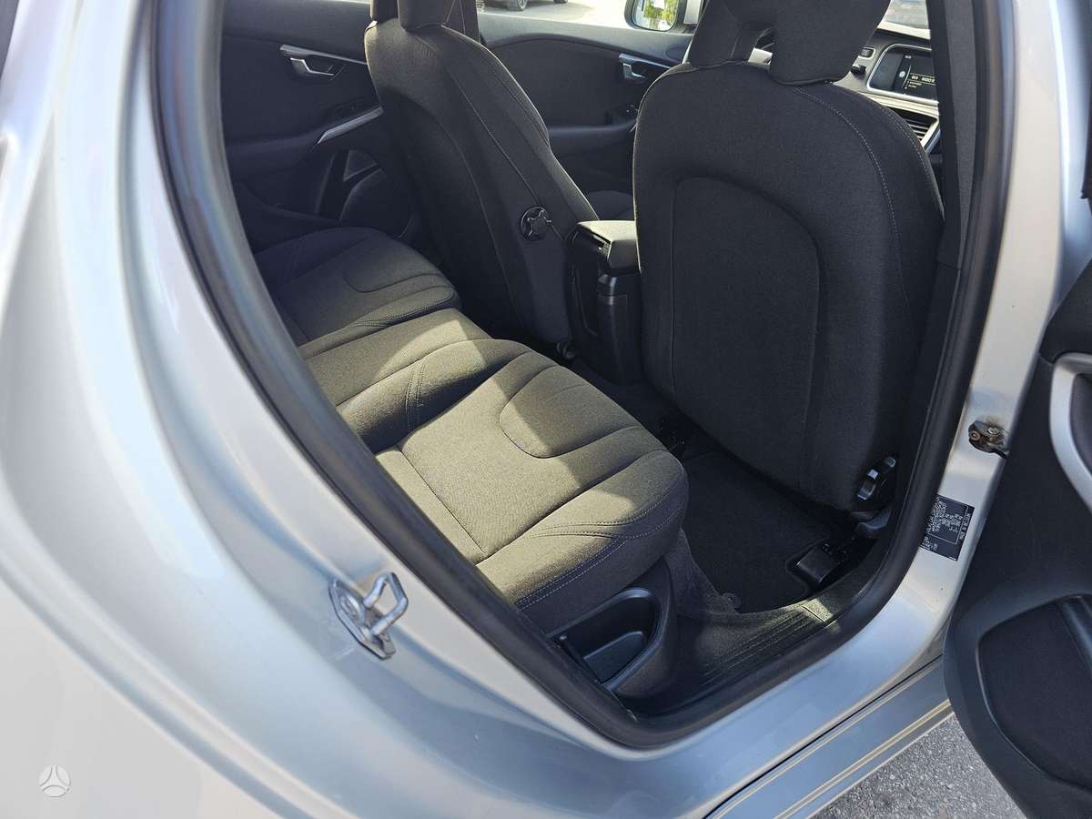 Volvo V40, 2.0 l., universalas