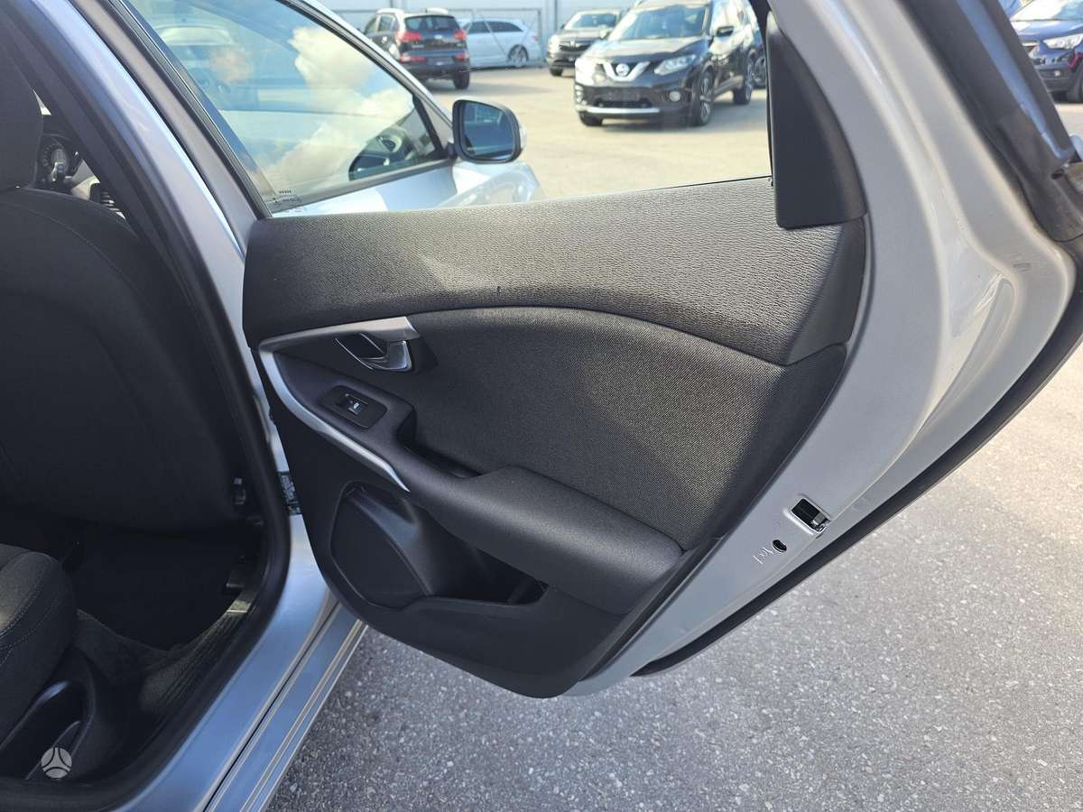 Volvo V40, 2.0 l., Универсал