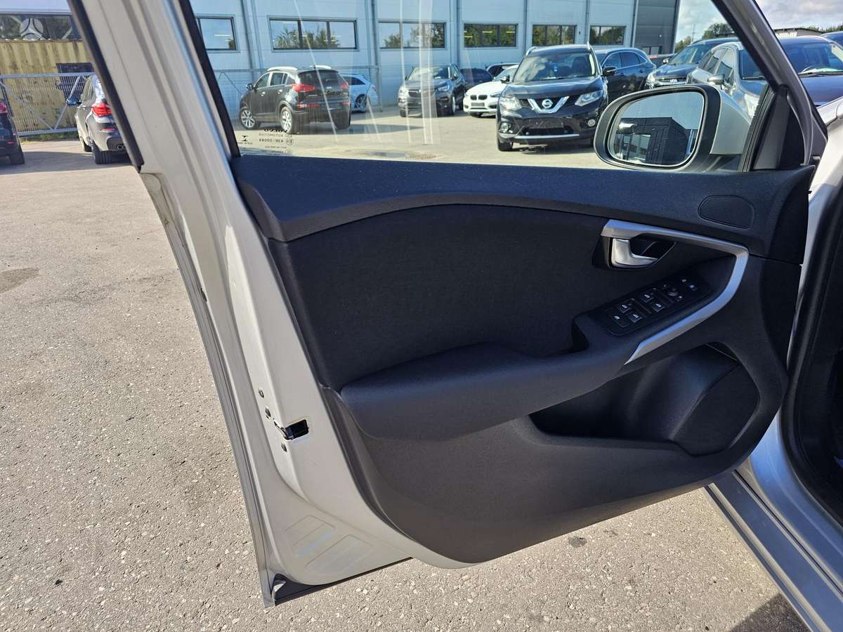 Volvo V40, 2.0 l., Универсал