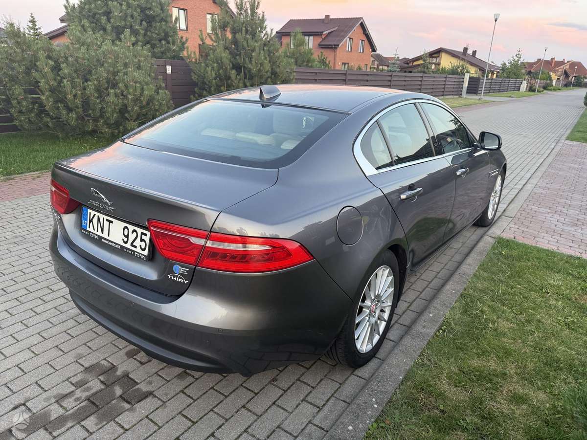 Jaguar XE, 2.0 l., Седан