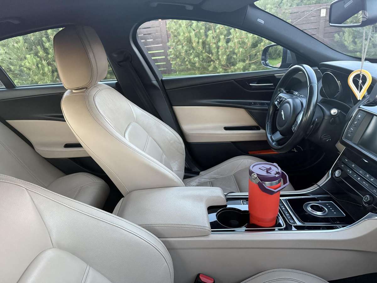 Jaguar XE, 2.0 l., Седан