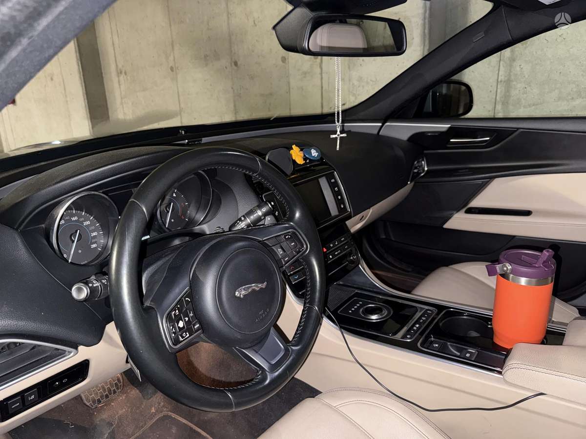 Jaguar XE, 2.0 l., Седан