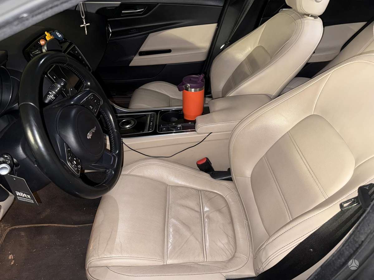 Jaguar XE, 2.0 l., Седан
