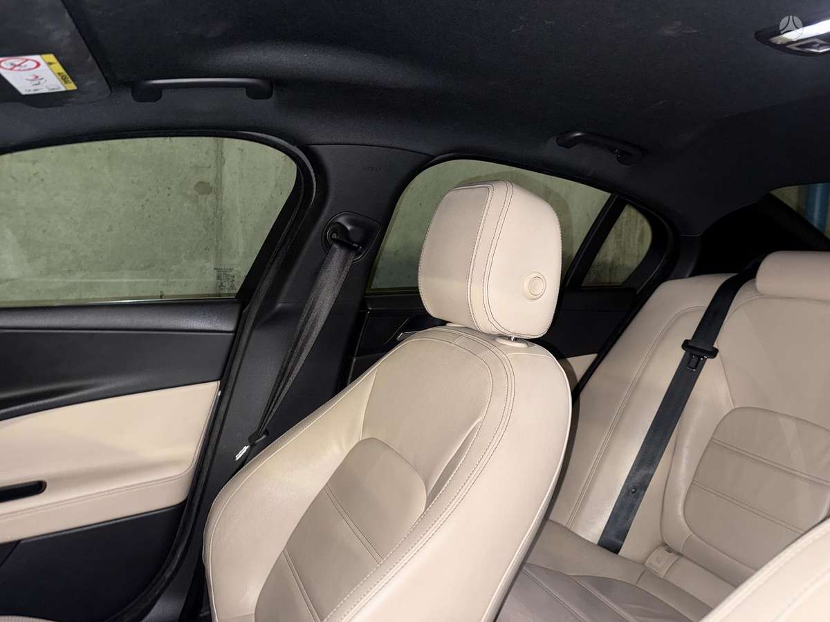 Jaguar XE, 2.0 l., sedanas
