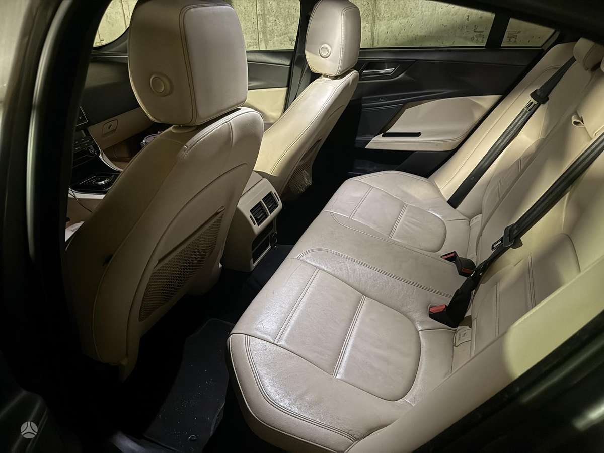 Jaguar XE, 2.0 l., Седан
