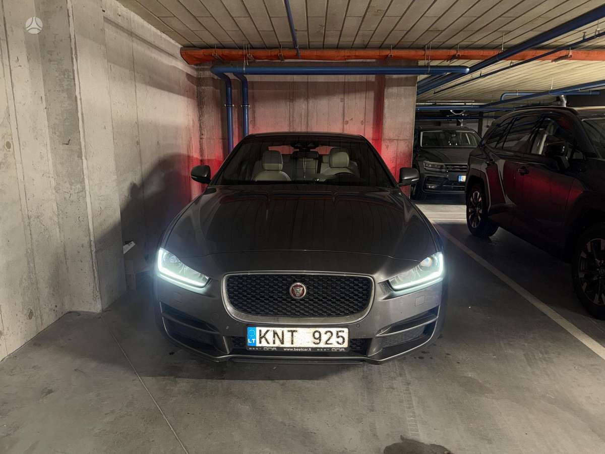 Jaguar XE, 2.0 l., Седан