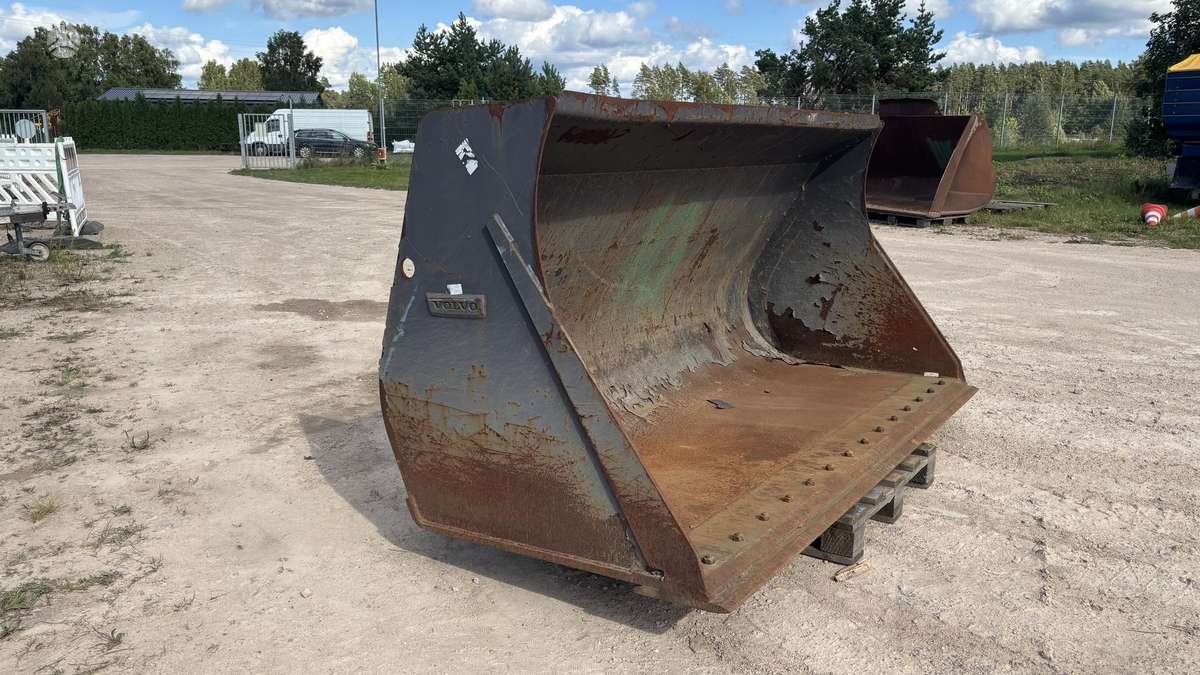 Volvo Volvo BM, buckets