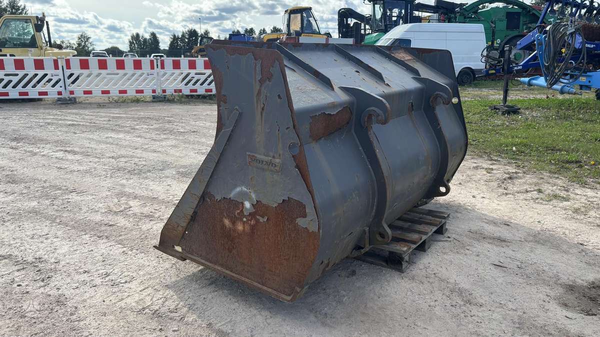 Volvo Volvo BM, kaušai