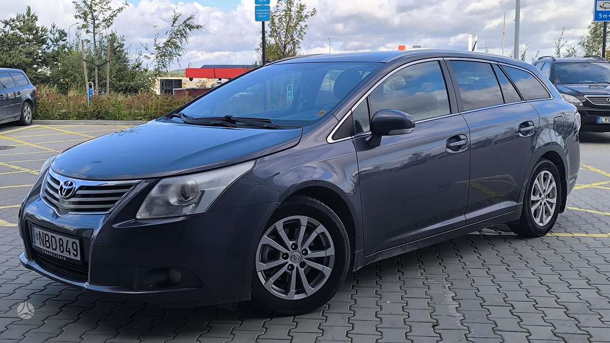 Toyota Avensis - 1
