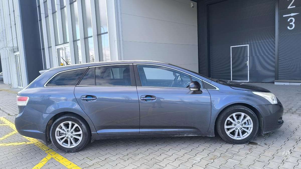 Toyota Avensis - 4
