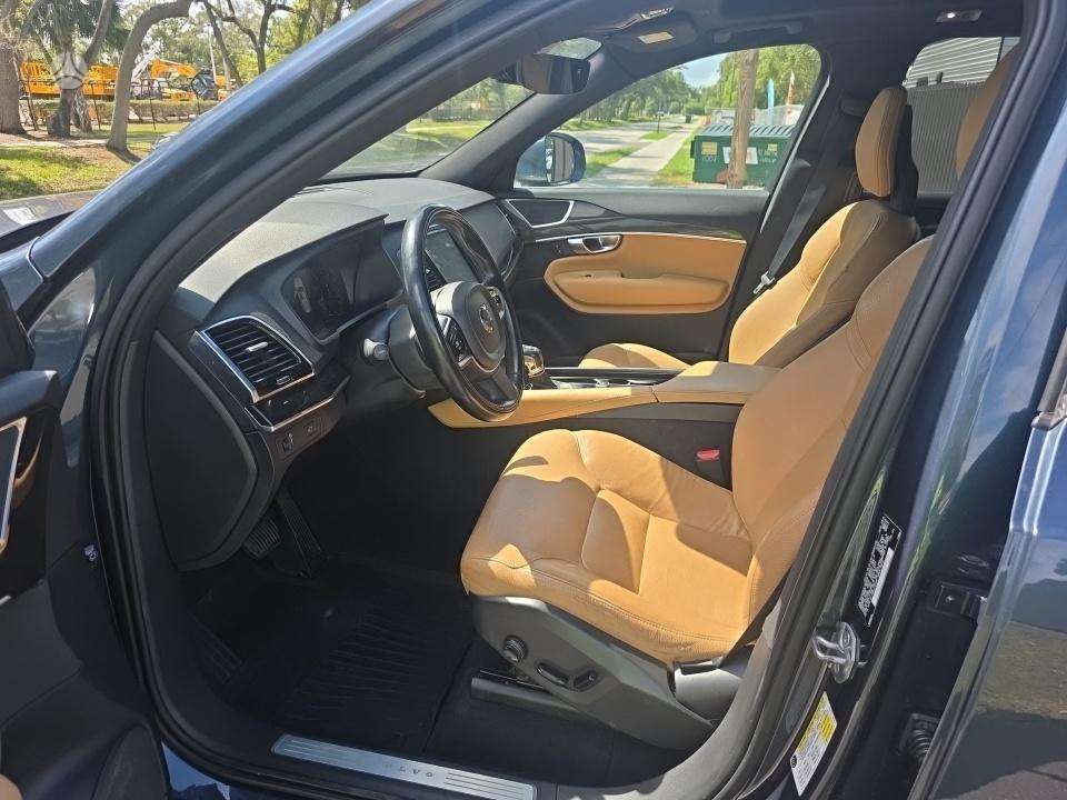 Volvo XC90 - 8