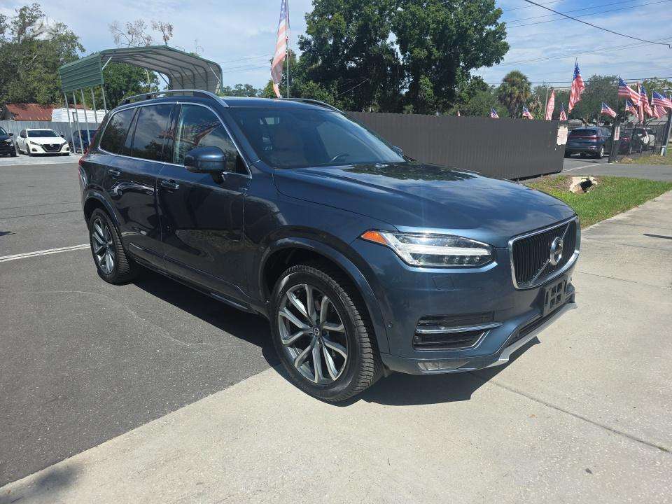 Volvo XC90 - 1