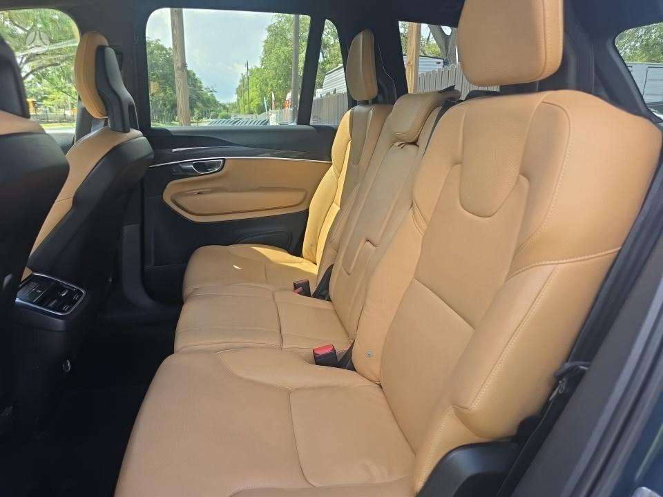 Volvo XC90 - 11