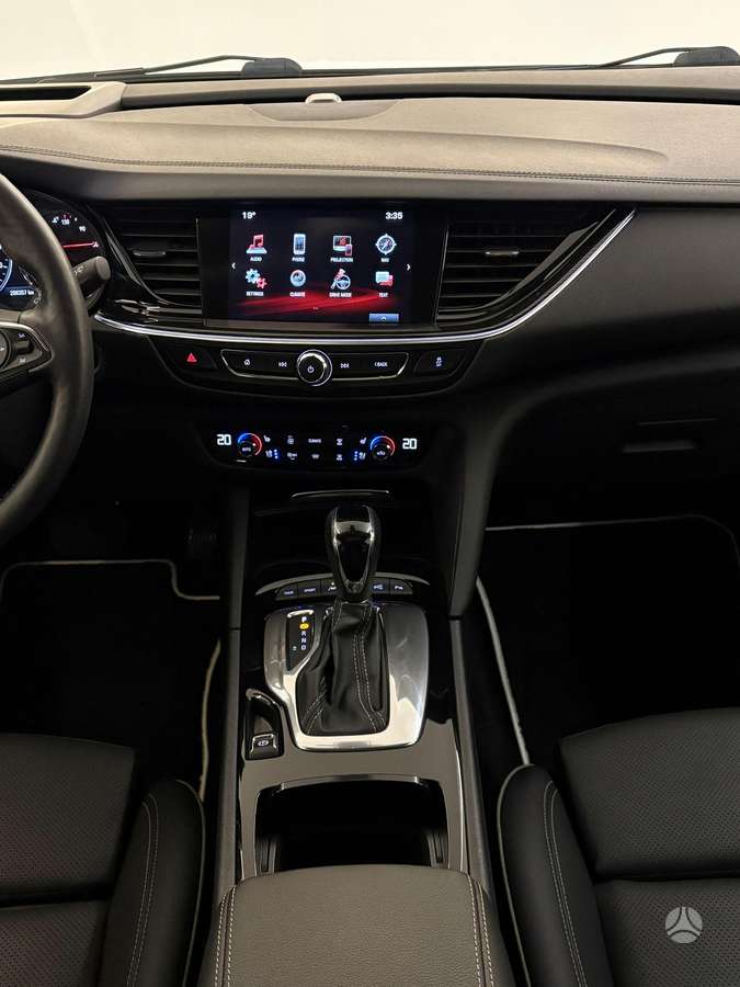 Opel Insignia, 2.0 l., Седан