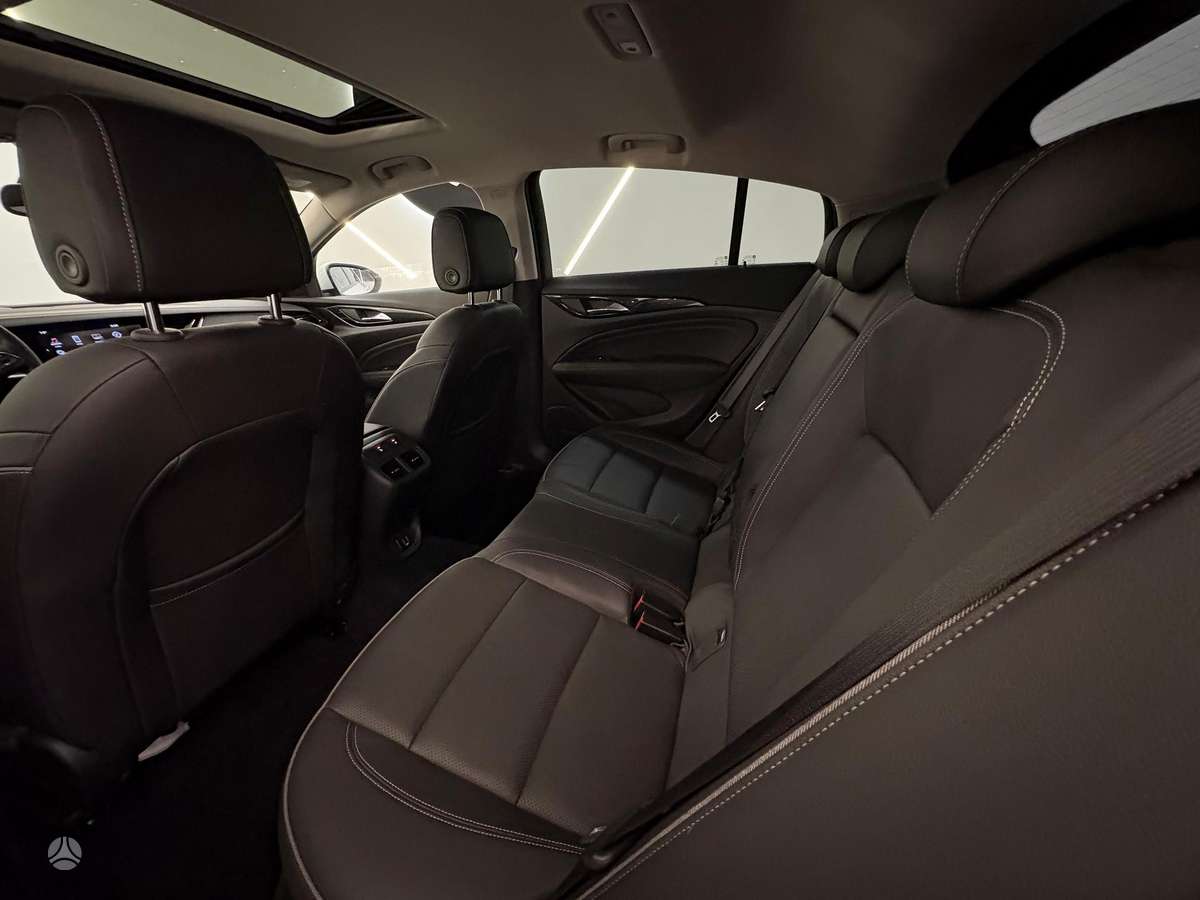 Opel Insignia, 2.0 l., Седан