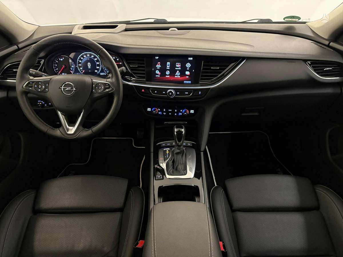 Opel Insignia, 2.0 l., Седан