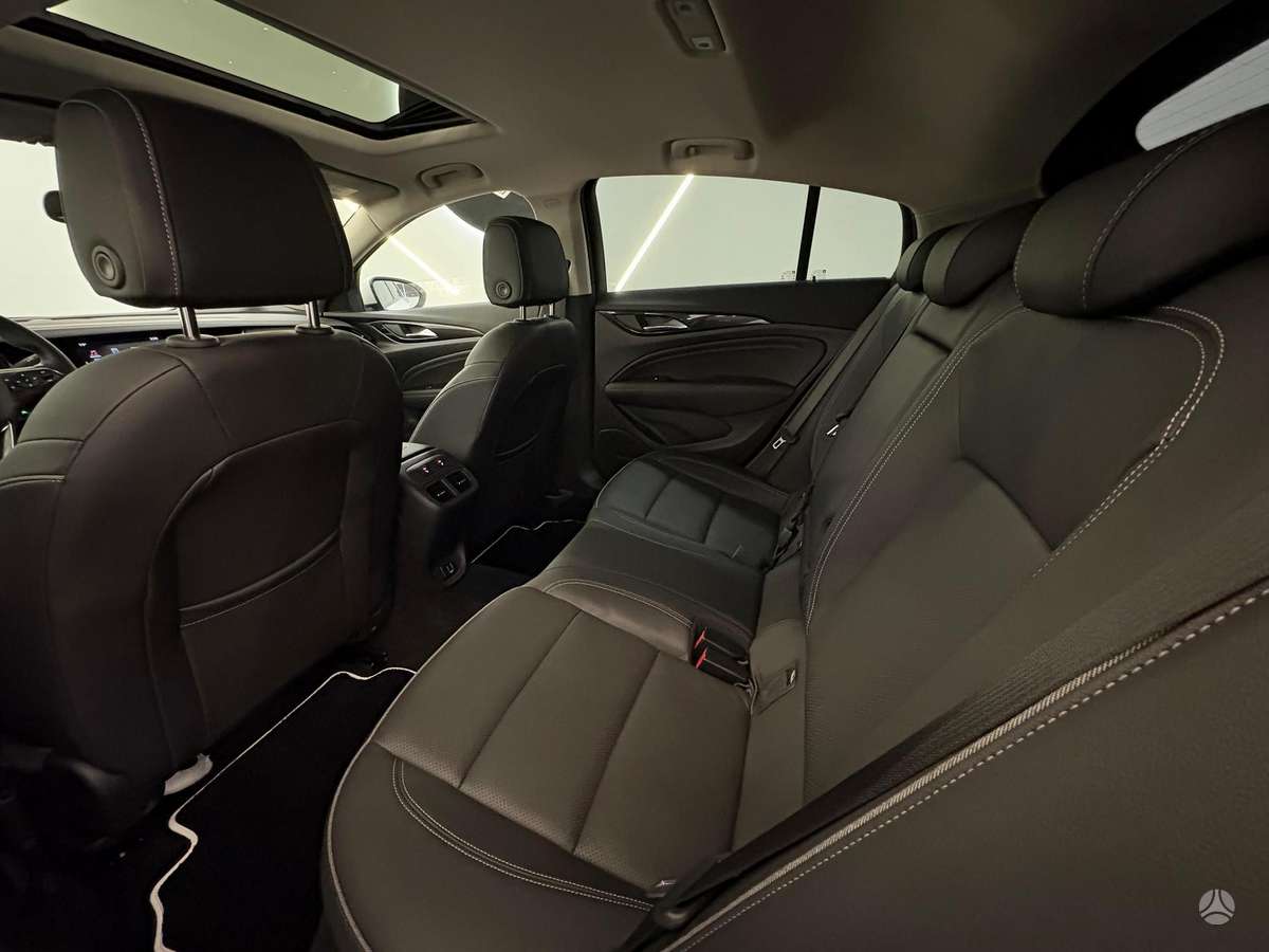 Opel Insignia, 2.0 l., Седан