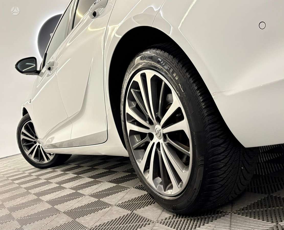 Opel Insignia, 2.0 l., Седан