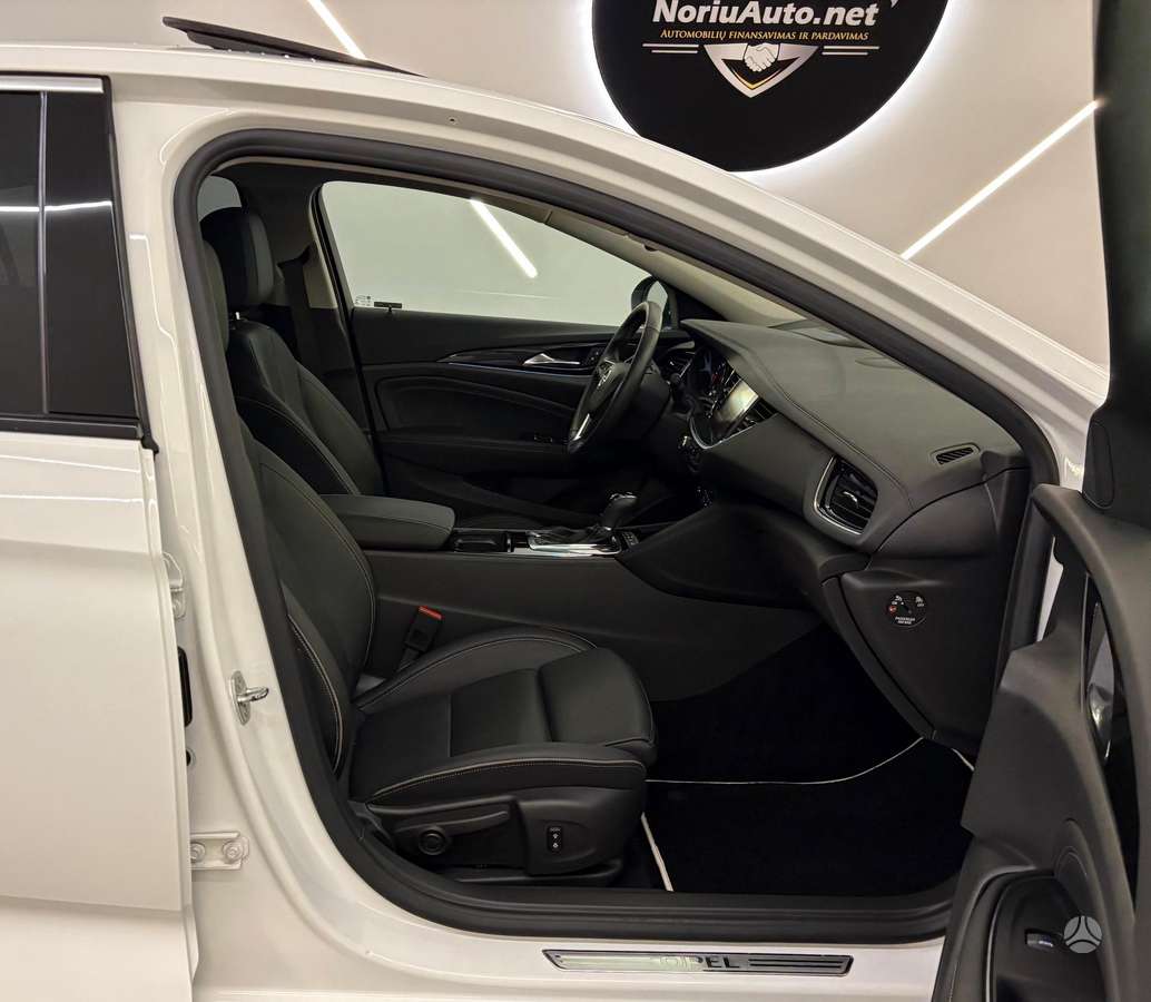 Opel Insignia, 2.0 l., Седан